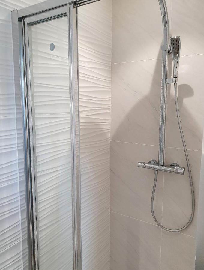 Exigehome - Chambre D'Hote Avec Jacuzzi Et Jardin Paysage, Partage Orgeval  Kültér fotó